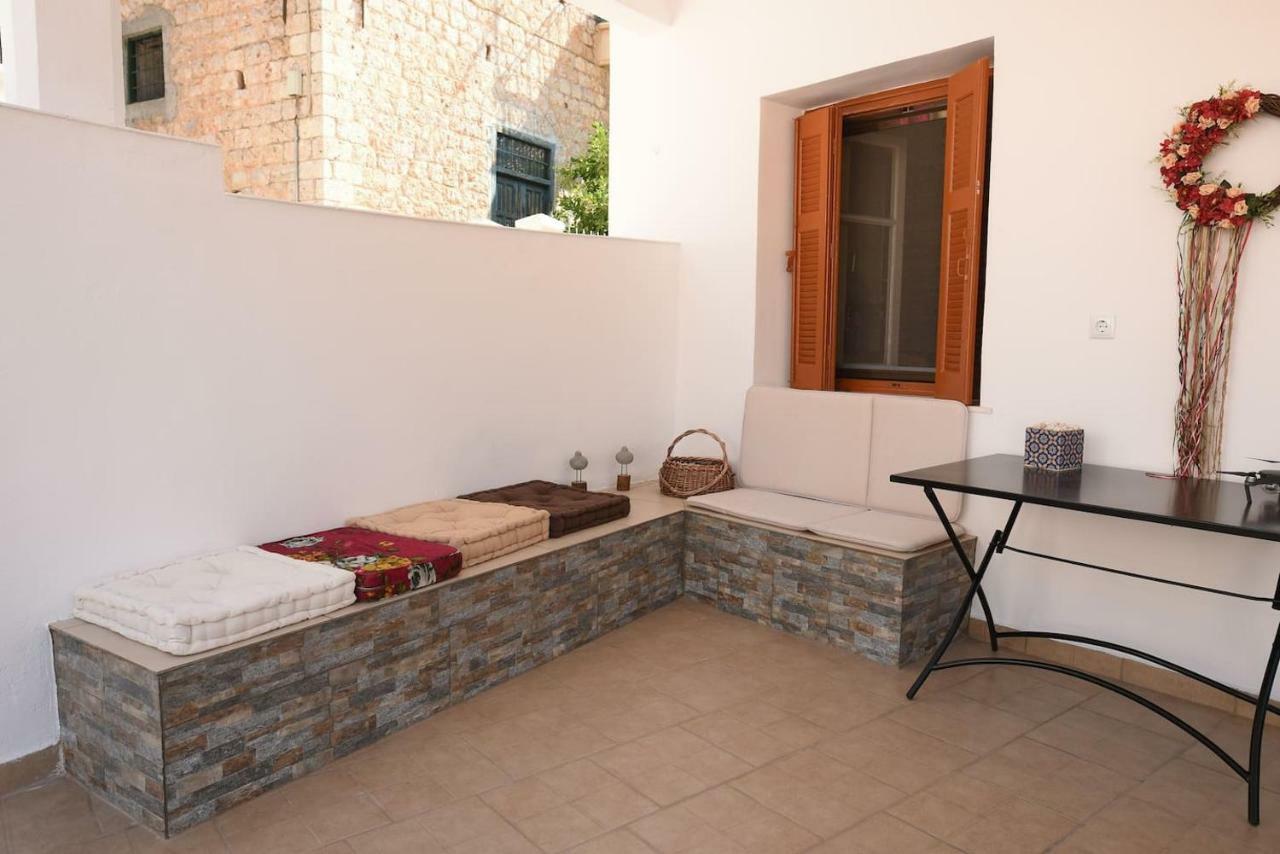 Karinia Home Leonídion Exterior foto